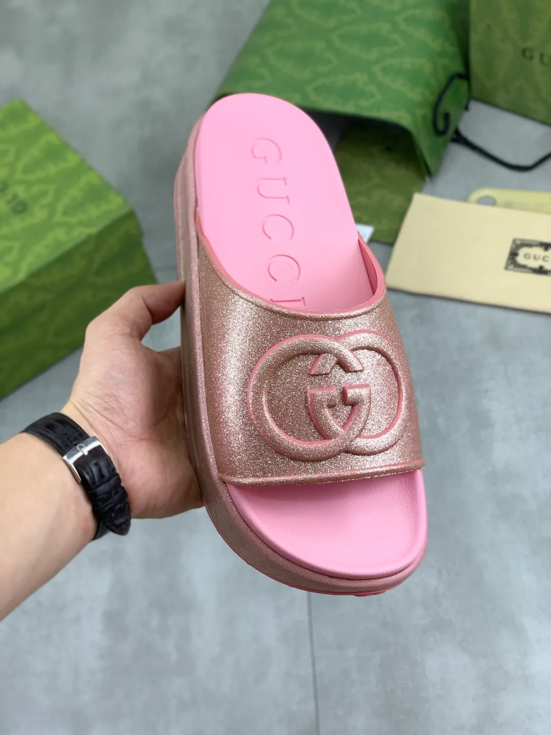 Men's Men's Shoes 💰P340💰【New】High version 🎁🎁🎁 GUCCI New Year of the Snake casual slippers, original official website, perfect workmanship, transmitting a kind of noble luxury, sublimating its definition of luxury in Gucci's high-end extraordinary craftsmanship. Original Gucci double G combination outsole, code number: 35-46, complete package